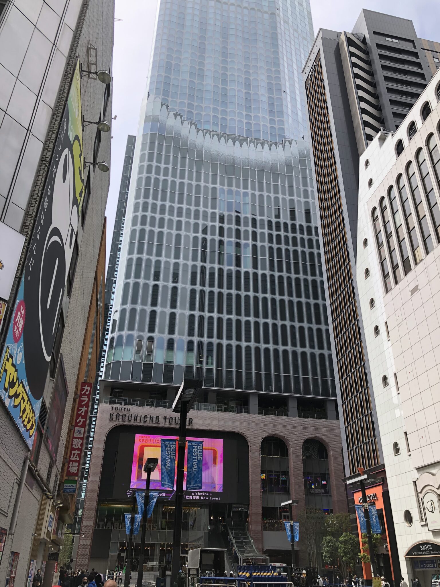 『東急 歌舞伎町タワー』への行き方とオススメ店、見どころをご紹介 | かいたブログ